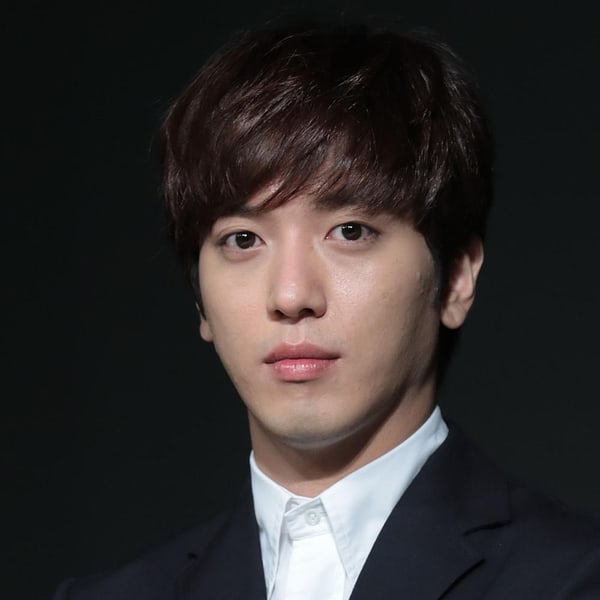 Jung Yong Hwa